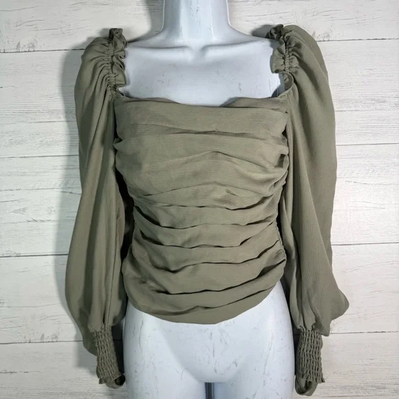 ASTR THE LABEL Square Neck Puff Sleeve Top Smocked Women Small Sage Green - Picture 2 of 4